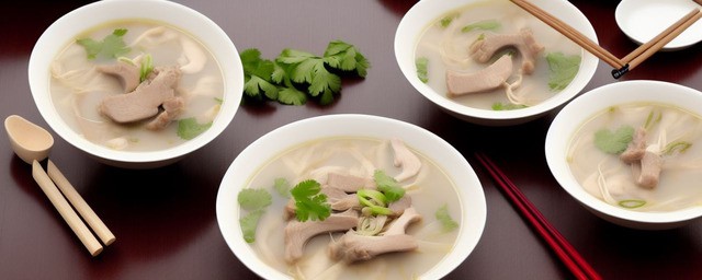 莲藕蘑菇排骨汤的做法