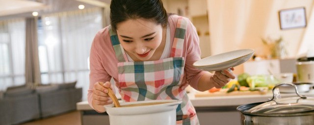 黄豆猪蹄海带汤的做法