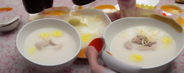 百合木耳汤的做法