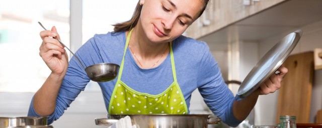 高压锅排骨海带汤的做法 高压锅排骨海带汤的做法