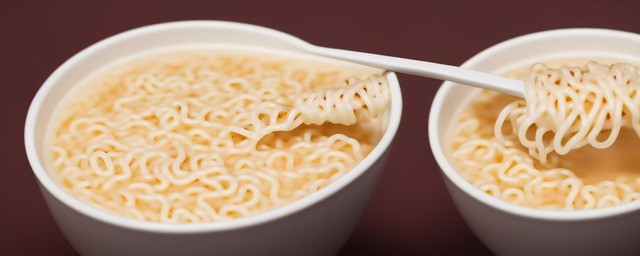 牛奶泡面能不能一起吃