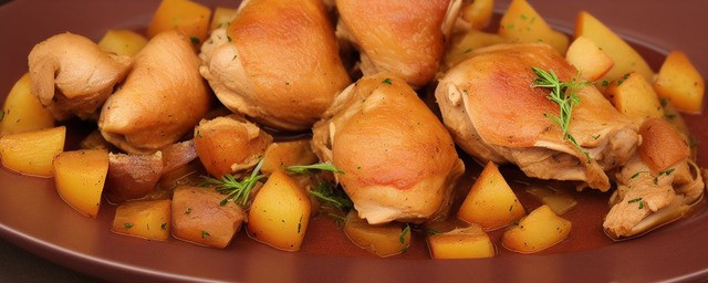 红烧鸡腿炖土豆的做法
