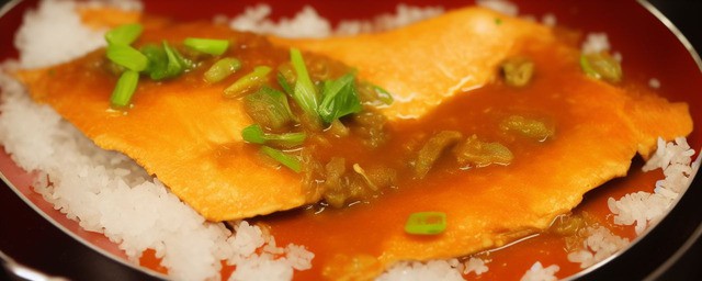 鲤鱼炖豆腐的家常做法
