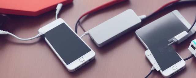 移动电源充不进电如何办