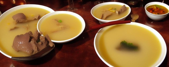 鸭与什么搭配煲汤最好