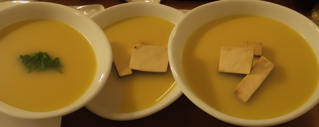 炖鲫鱼汤用什么豆腐