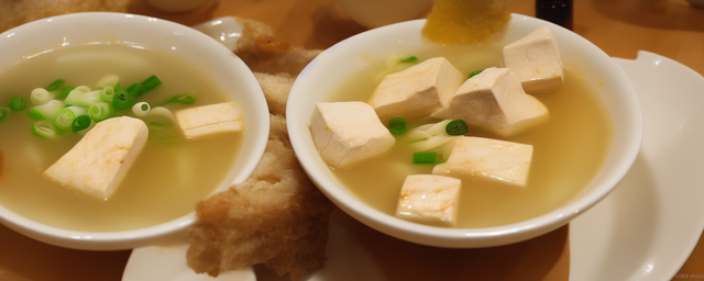 鱼头炖豆腐如何做汤白色