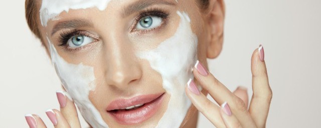 美容院洗脸如何洗 美容院洗脸如何洗