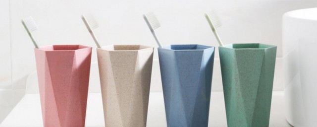 牙杯底部污垢怎样去除? 怎样清洗牙杯底部污垢