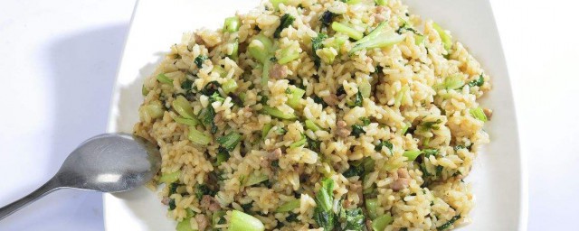 淡贝丸青菜炒饭怎样做 在家做淡贝丸青菜炒饭的技巧