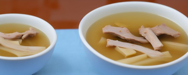 笋干排骨汤的做法
