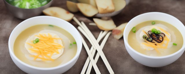 韩式土豆脊骨汤的做法