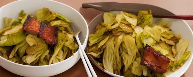 五花肉炒卷心菜的做法
